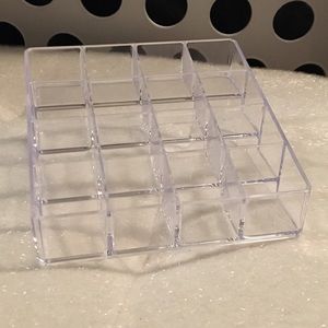 Small makeup organizer